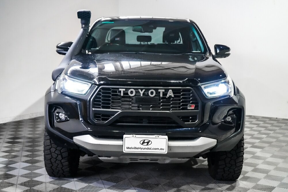 Toyota Hilux image 4