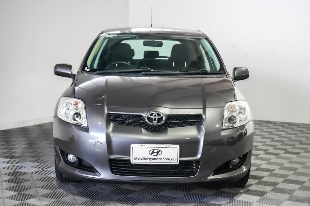 Toyota Corolla image 2