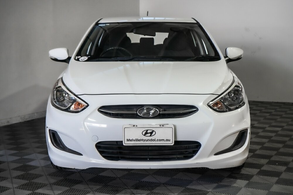 Hyundai Accent image 2