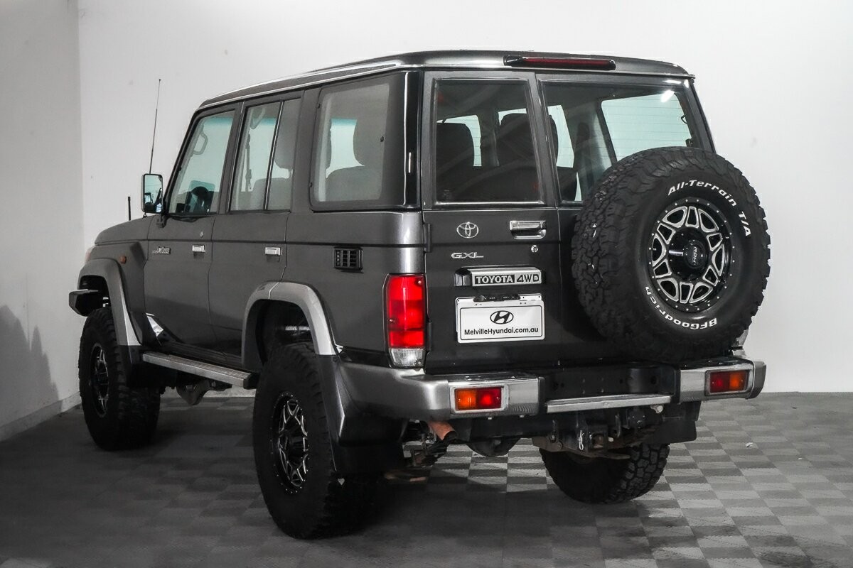 Toyota Landcruiser image 4
