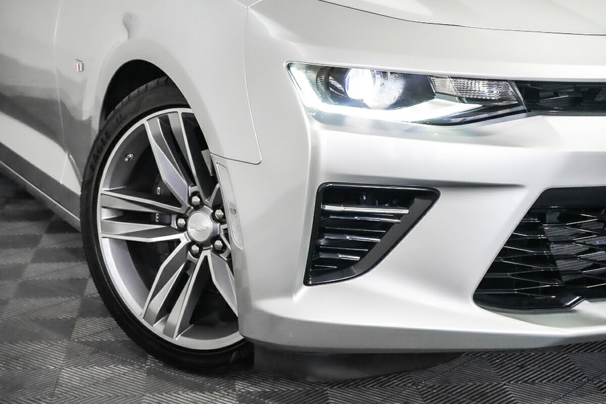 Chevrolet Camaro image 2