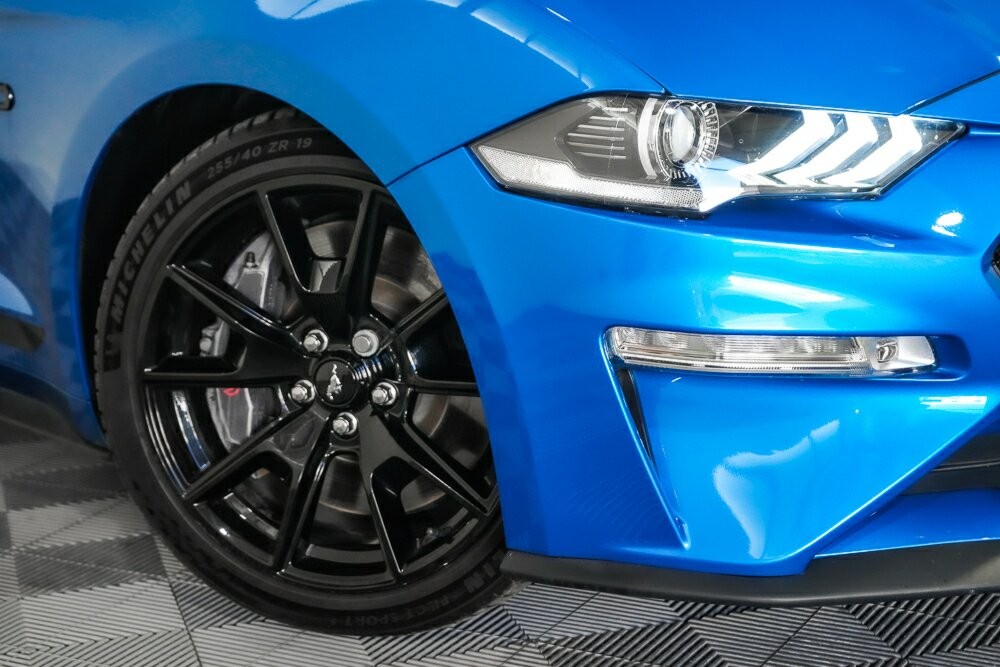 Ford Mustang image 2