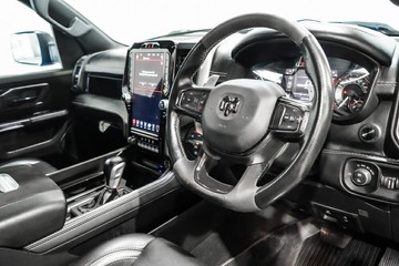https://vehicle-cdn.autoleague.cloud/17009_11018549_12.jpg