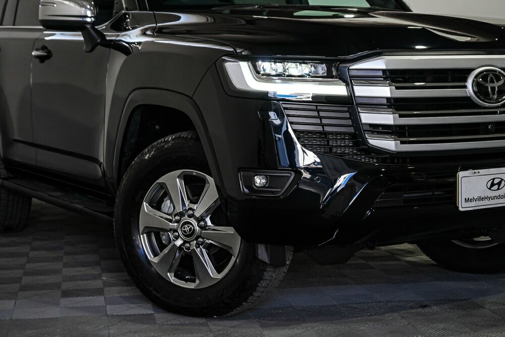 Toyota Landcruiser image 2