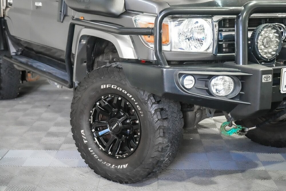 Toyota Landcruiser image 2
