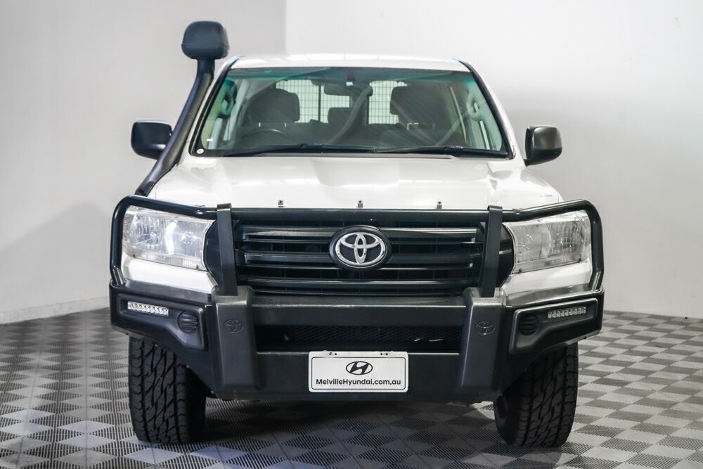 Toyota Landcruiser image 2
