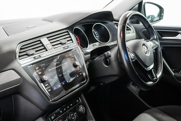 https://vehicle-cdn.autoleague.cloud/17009_11018569_21.jpg