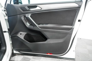 https://vehicle-cdn.autoleague.cloud/17009_11018569_23.jpg