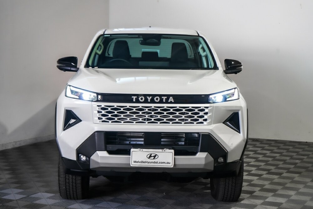 Toyota Hilux image 3