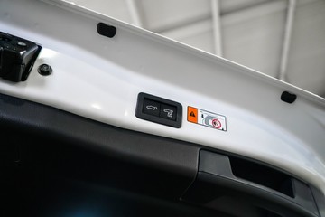 https://vehicle-cdn.autoleague.cloud/17009_11018576_9.jpg