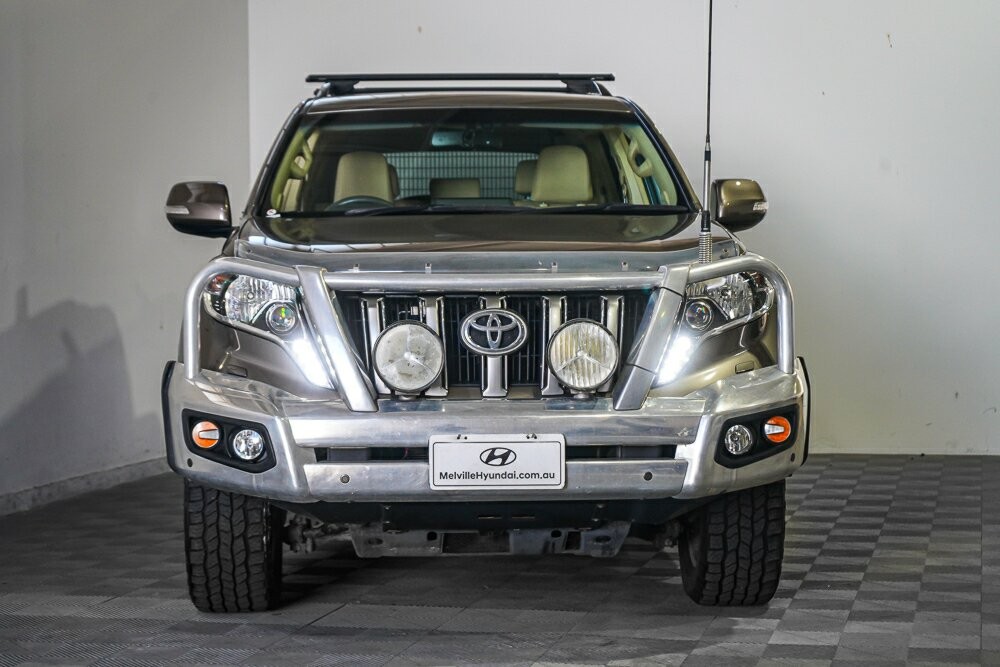 Toyota Landcruiser Prado image 2