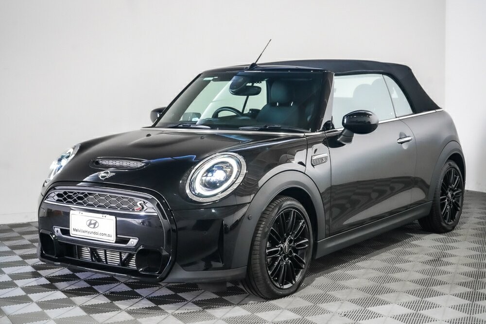 Mini Convertible image 4