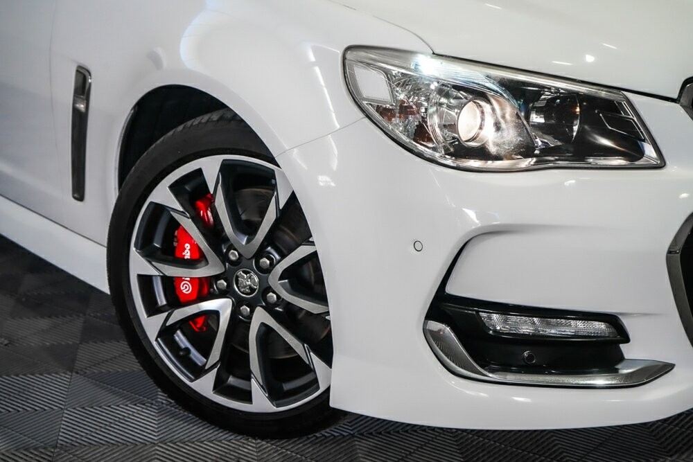 Holden Commodore image 2