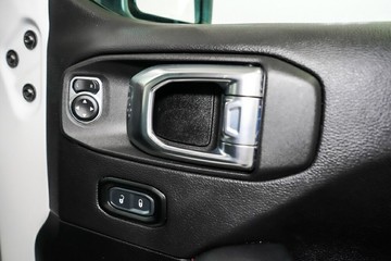 https://vehicle-cdn.autoleague.cloud/17009_11018616_23.jpg