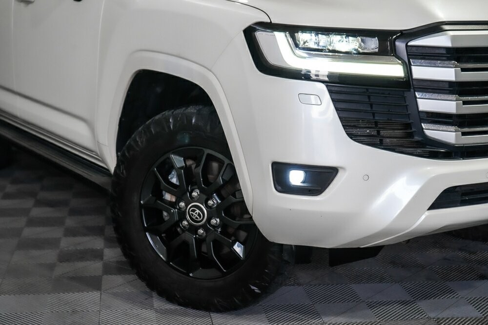 Toyota Landcruiser image 2