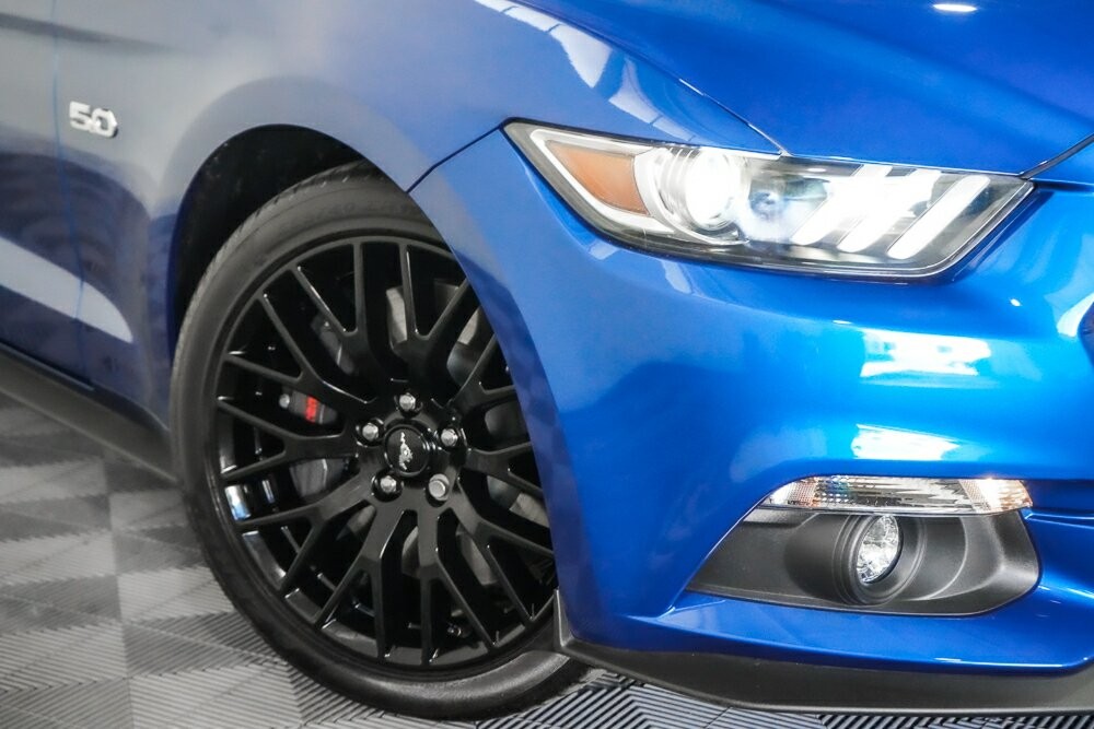 Ford Mustang image 2
