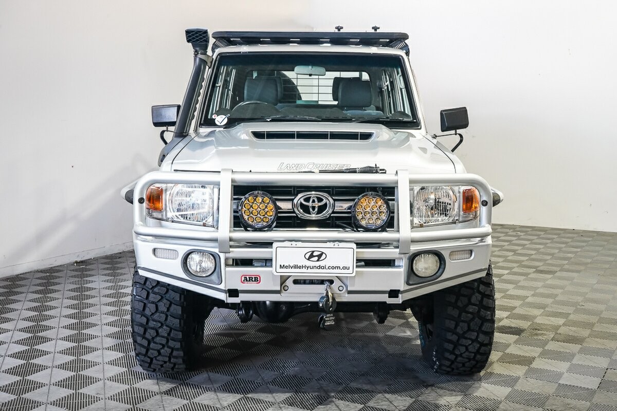 Toyota Landcruiser image 3