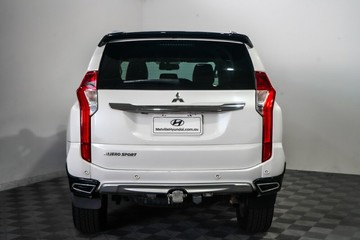 https://vehicle-cdn.autoleague.cloud/17009_11018637_6.jpg