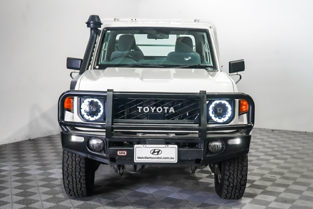 Toyota Landcruiser image 3