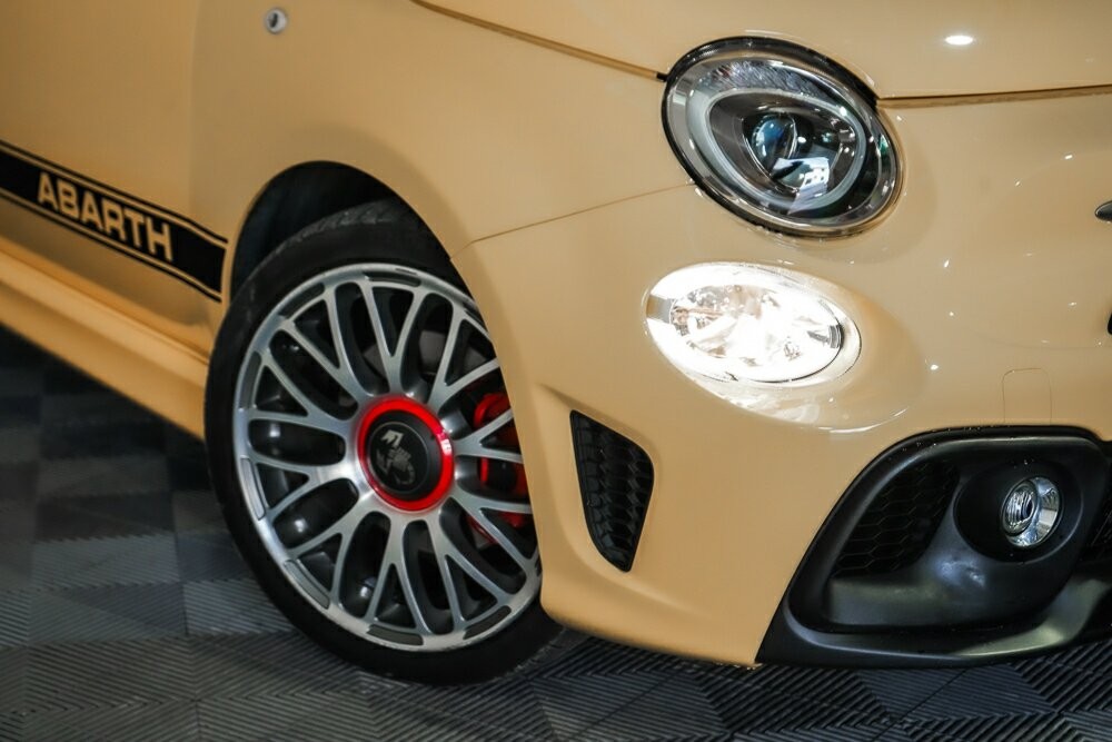 Abarth 595 image 2