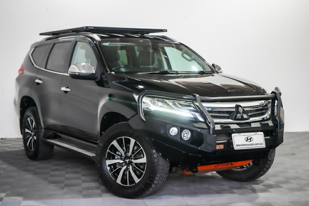 Mitsubishi Pajero Sport image 1