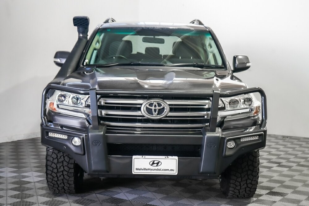 Toyota Landcruiser image 3