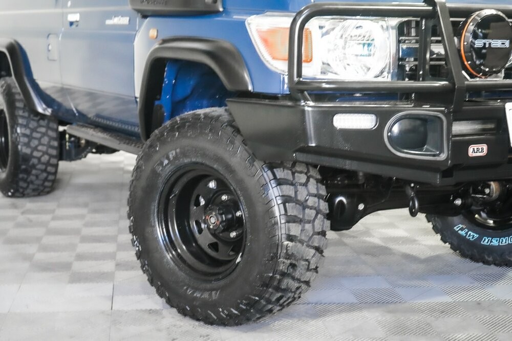 Toyota Landcruiser image 2