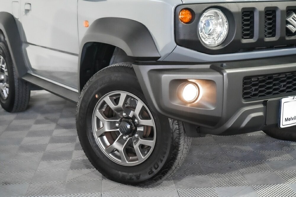 Suzuki Jimny image 2
