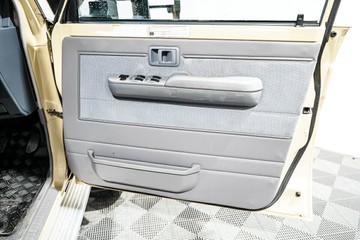 https://vehicle-cdn.autoleague.cloud/17009_11018683_18.jpg