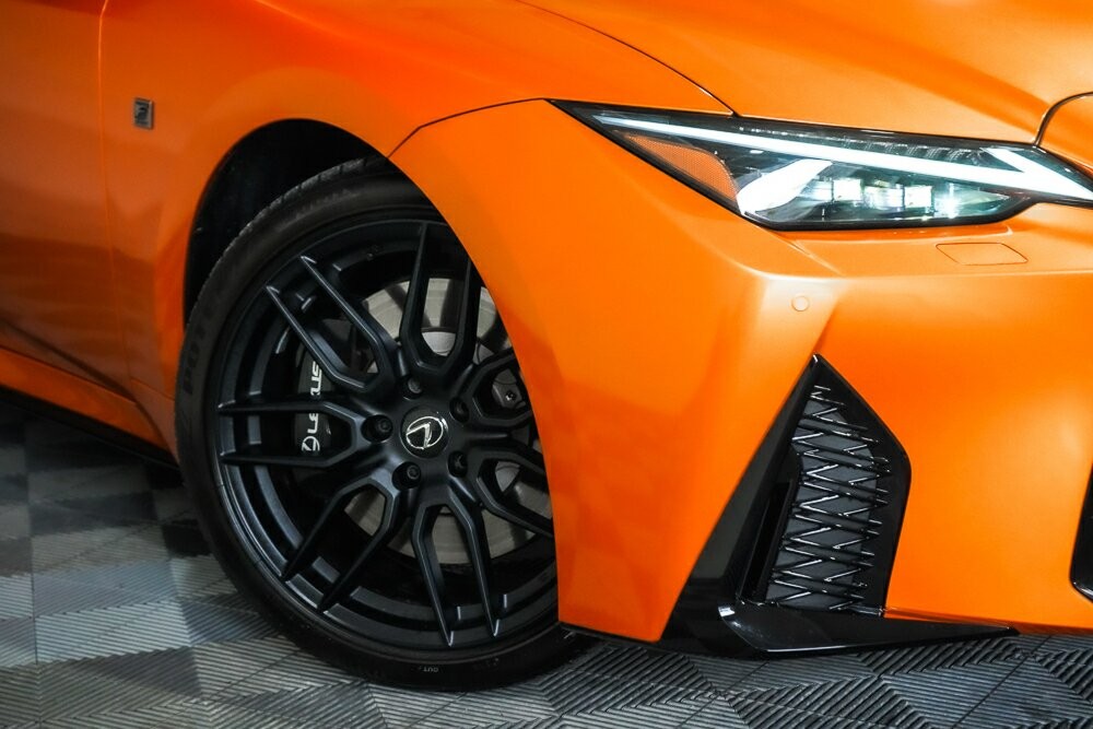 Lexus Is image 3