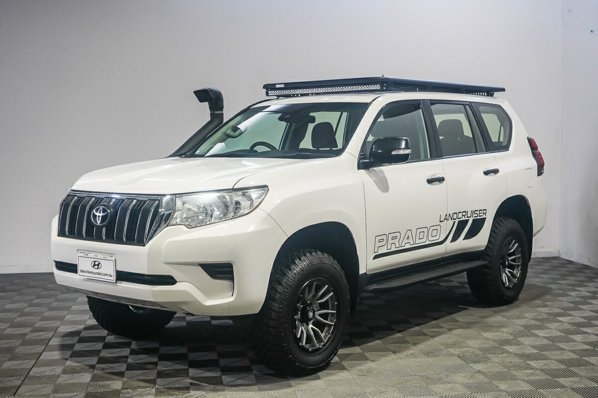 Toyota Landcruiser Prado image 4