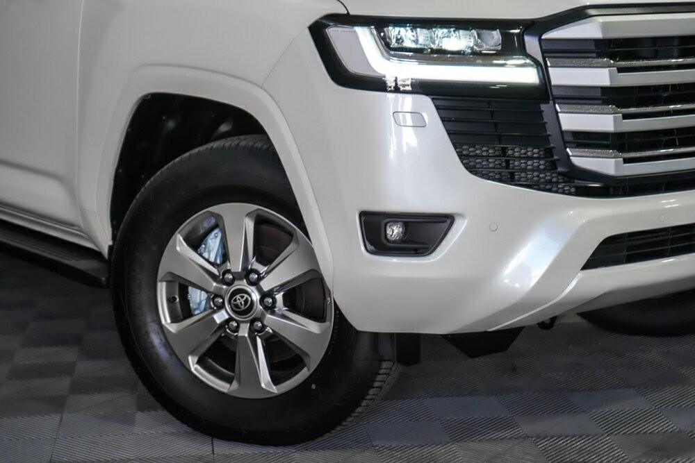 Toyota Landcruiser image 2