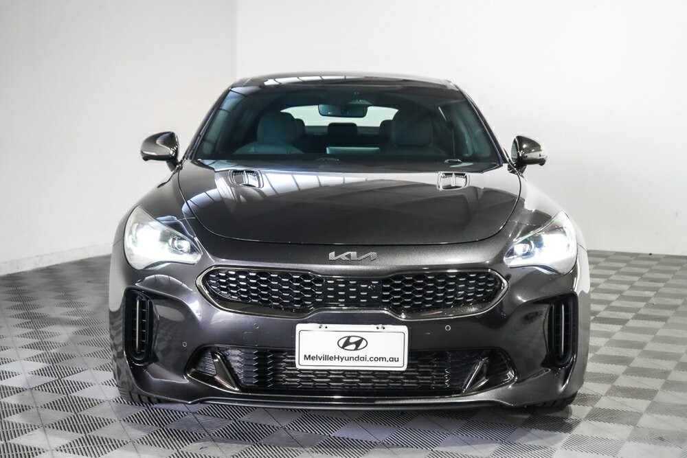 Kia Stinger image 2