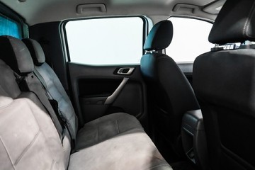 https://vehicle-cdn.autoleague.cloud/17009_11018715_18.jpg