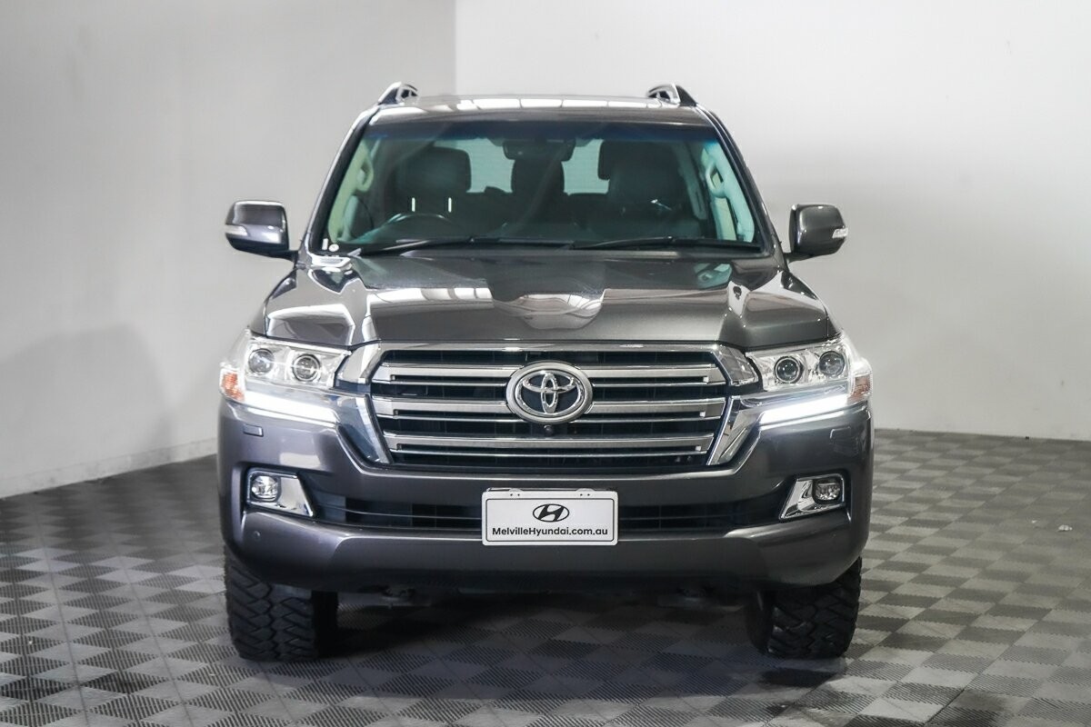 Toyota Landcruiser image 3