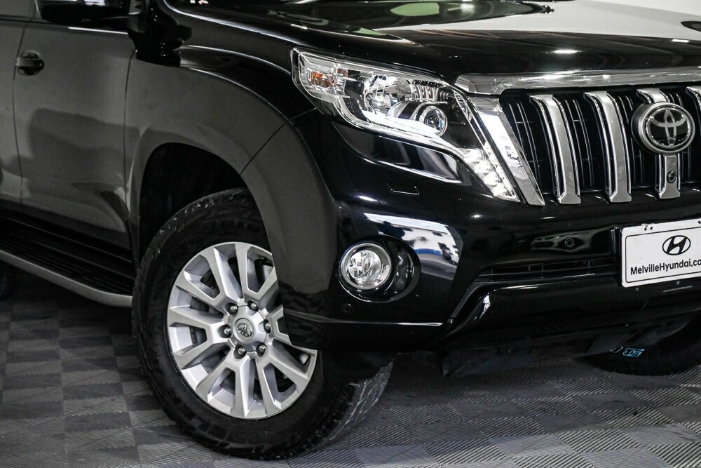 Toyota Landcruiser Prado image 2