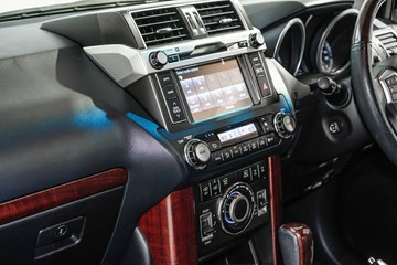https://vehicle-cdn.autoleague.cloud/17009_11018752_24.jpg