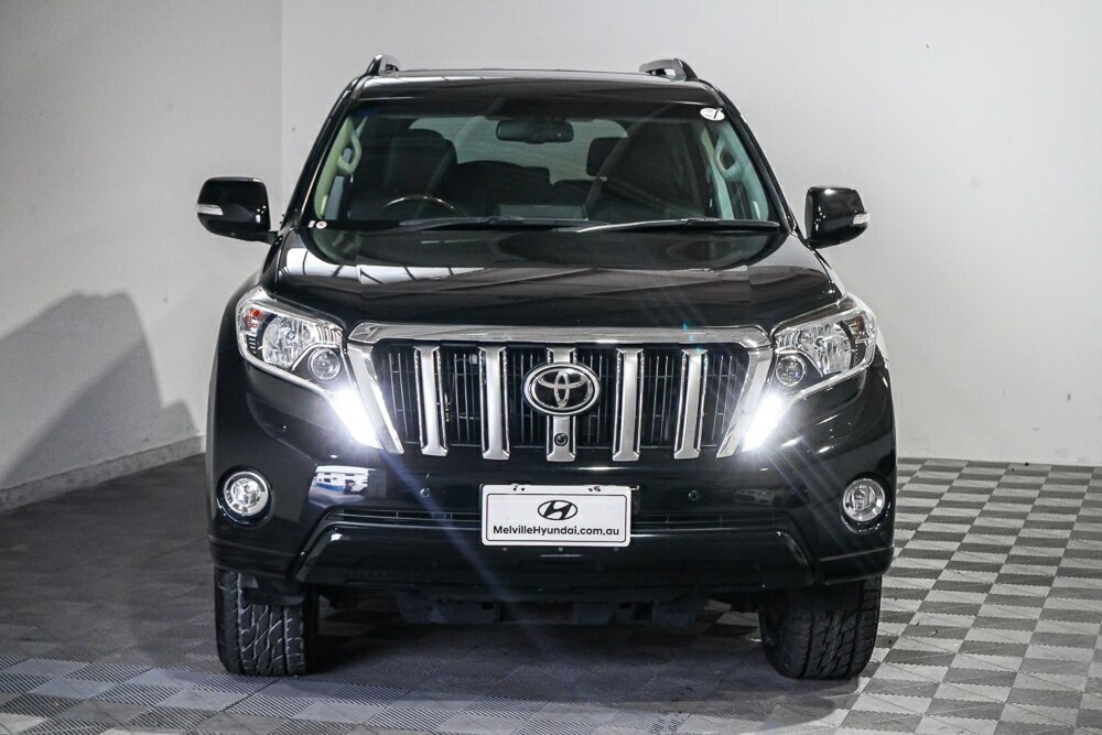Toyota Landcruiser Prado image 3