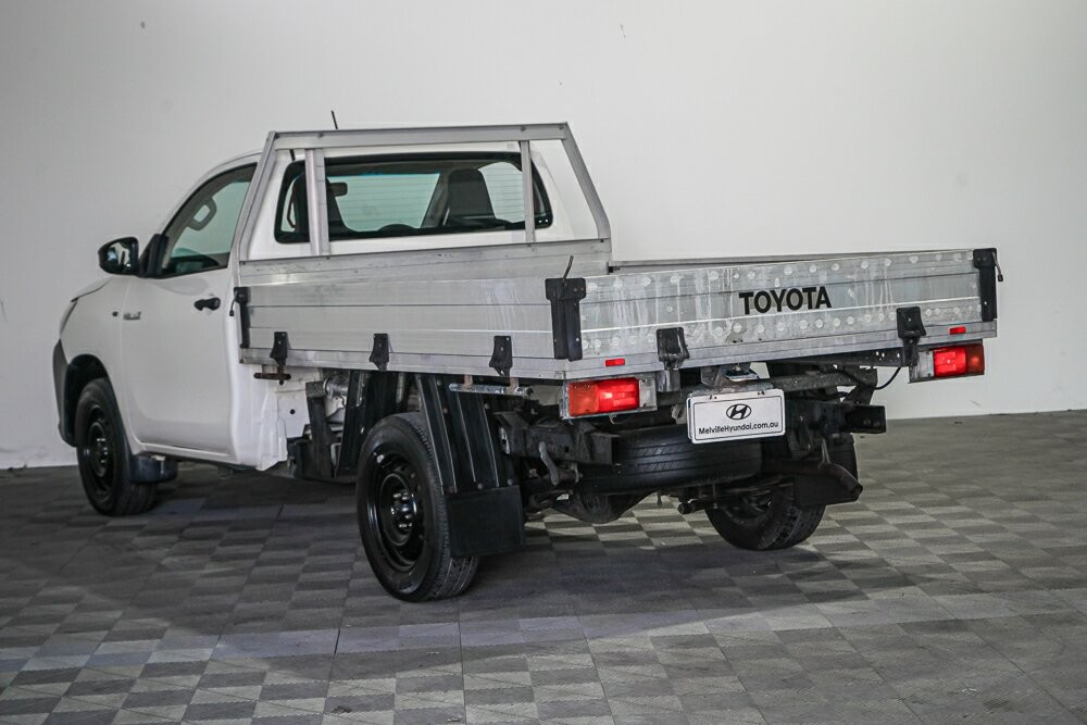 Toyota Hilux image 4