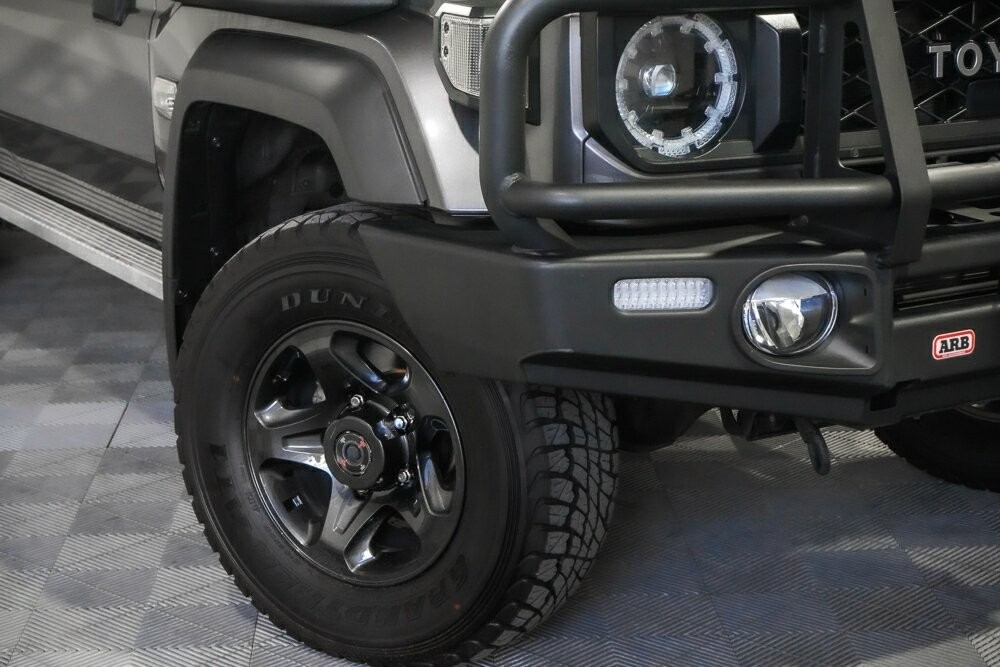 Toyota Landcruiser image 2