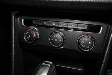 https://vehicle-cdn.autoleague.cloud/17009_11018760_21.jpg