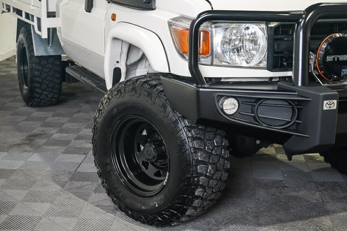 Toyota Landcruiser image 3