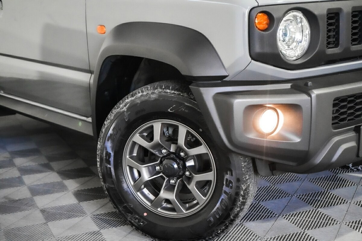 Suzuki Jimny image 2