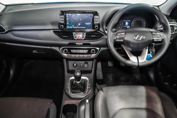 https://vehicle-cdn.autoleague.cloud/17009_11018783_9.jpg