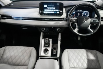 https://vehicle-cdn.autoleague.cloud/17009_11018799_12.jpg