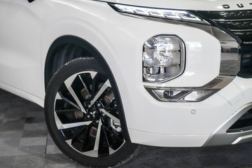 https://vehicle-cdn.autoleague.cloud/17009_11018799_2.jpg