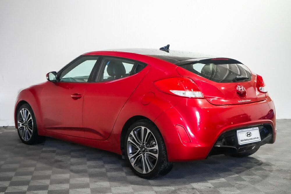 Hyundai Veloster image 4