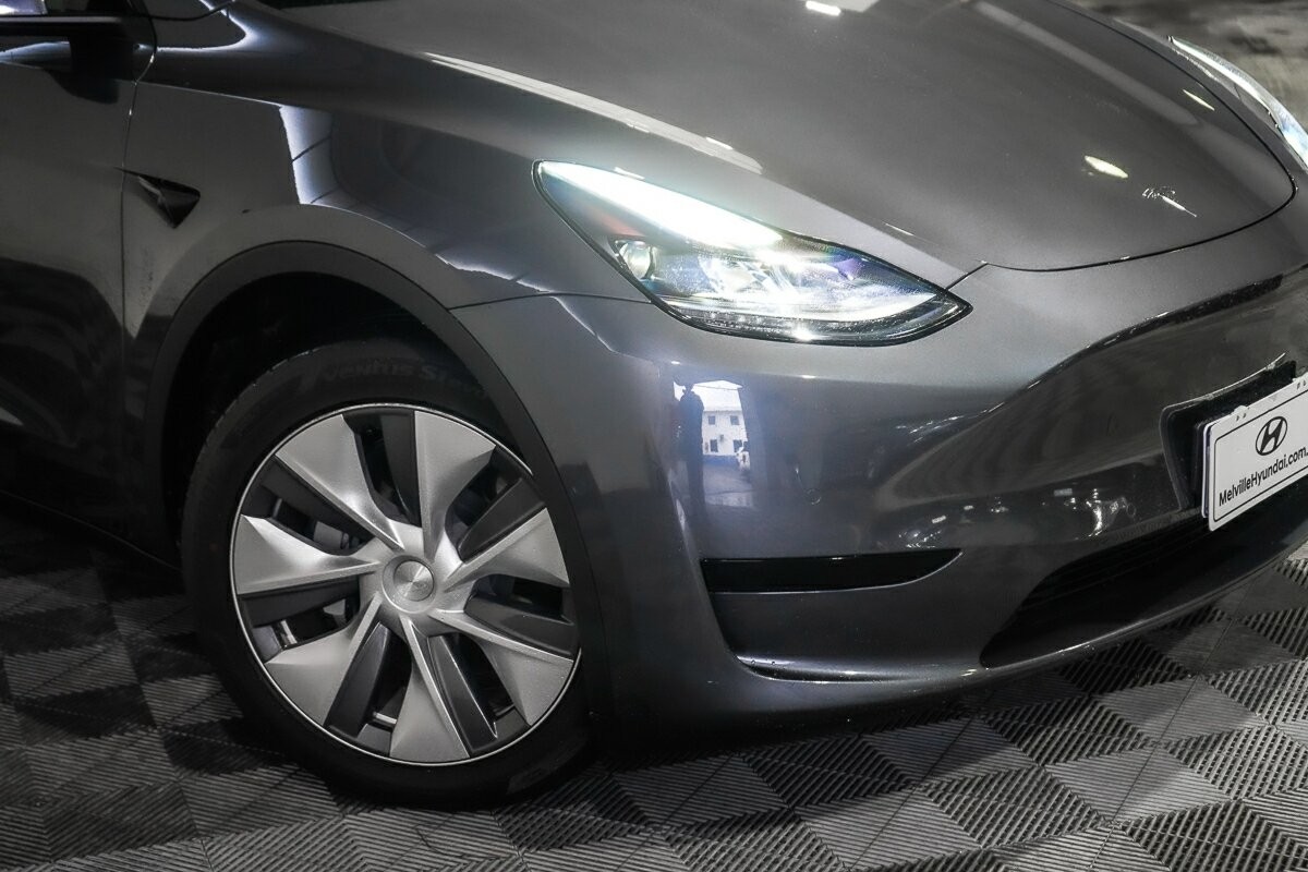 Tesla Model Y image 2