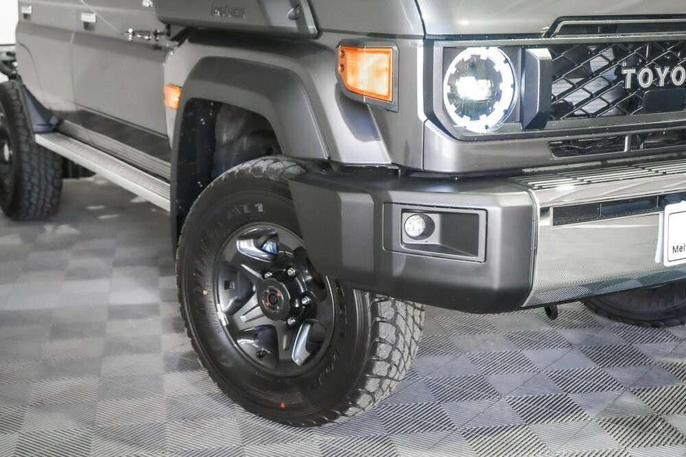 Toyota Landcruiser image 2