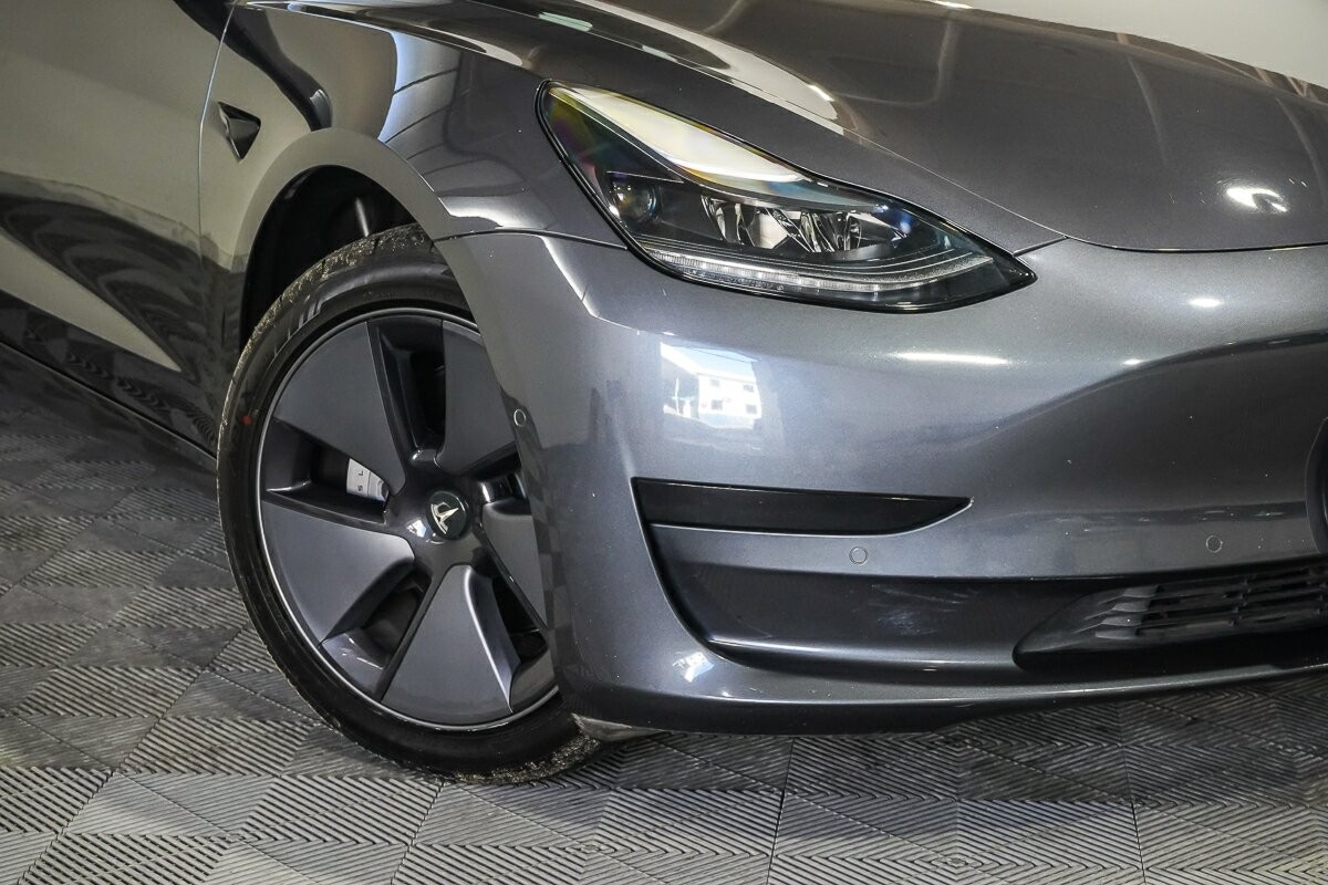 Tesla Model 3 image 2